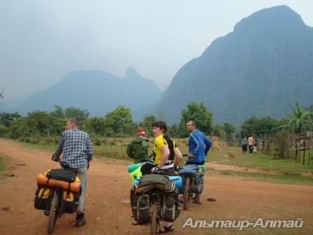    Vang Vieng  